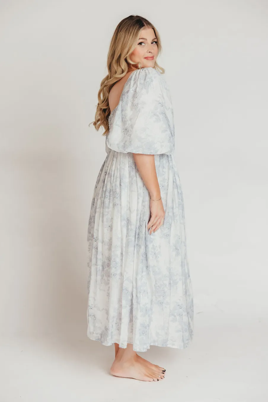 Discount Worth Collective Harlow Maxi Dress in Light Blue Floral - Bump Friendly and Size Inclus