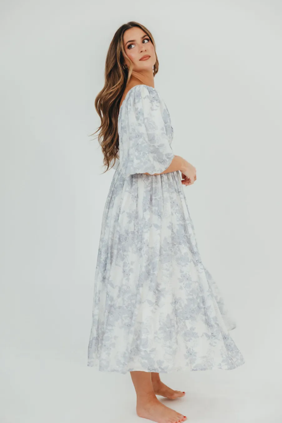 Discount Worth Collective Harlow Maxi Dress in Light Blue Floral - Bump Friendly and Size Inclus
