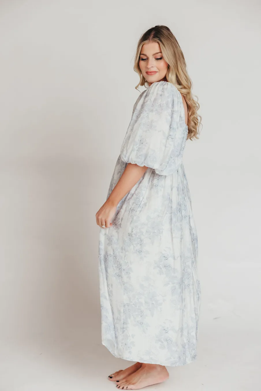 Discount Worth Collective Harlow Maxi Dress in Light Blue Floral - Bump Friendly and Size Inclus
