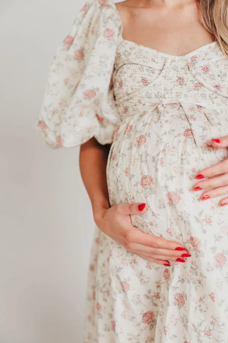 Online Worth Collective Harlow Maxi Dress in Off-White Floral - Bump Friendly & Inclusive Sizi