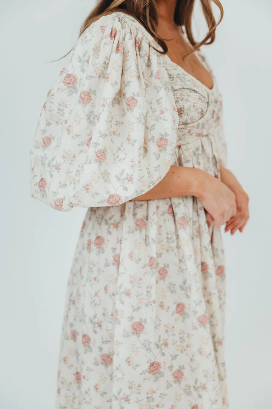 Online Worth Collective Harlow Maxi Dress in Off-White Floral - Bump Friendly & Inclusive Sizi