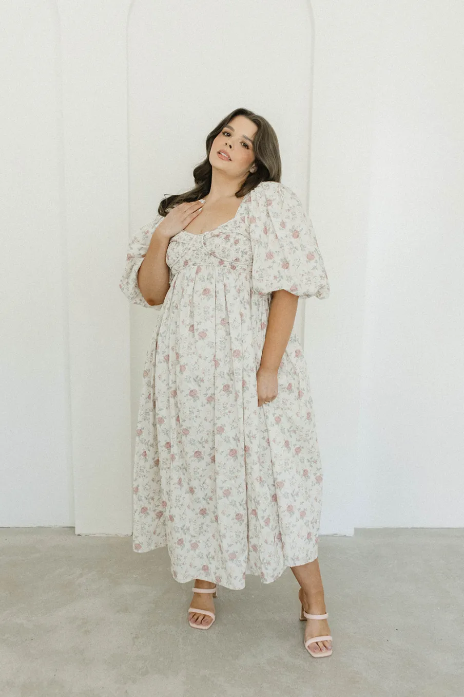 Online Worth Collective Harlow Maxi Dress in Off-White Floral - Bump Friendly & Inclusive Sizi