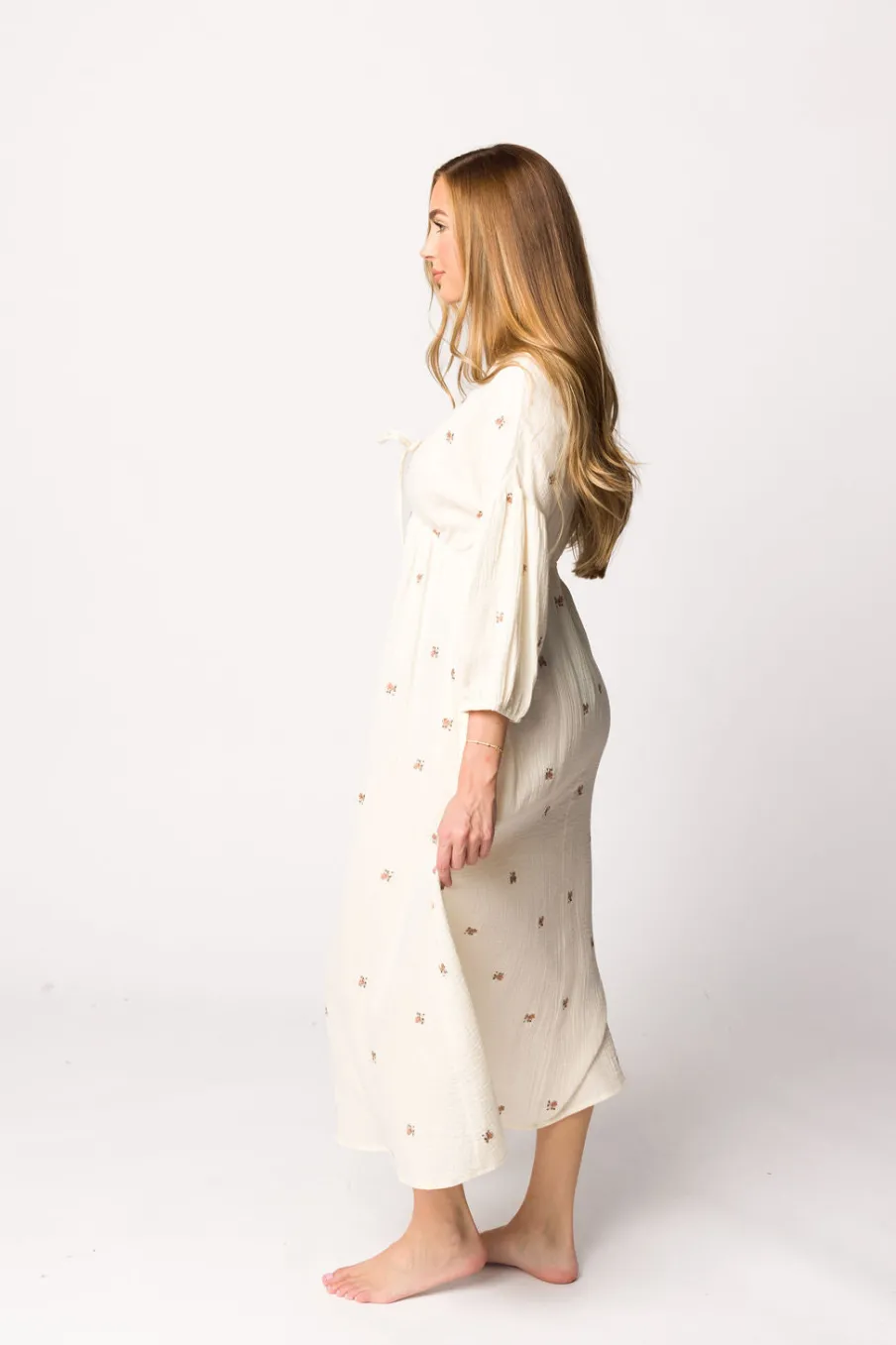 Online Worth Collective Hunter 100% Cotton Gauze Midi Dress in Soy/Pink Floral - Bump Friendly