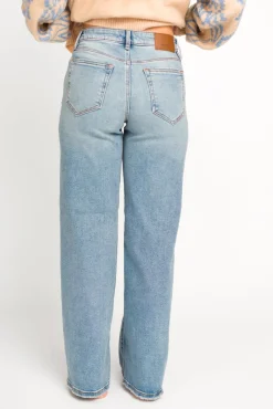 Fashion Worth Collective Logan 32” Inseam High Rise Dad Jean in Medium