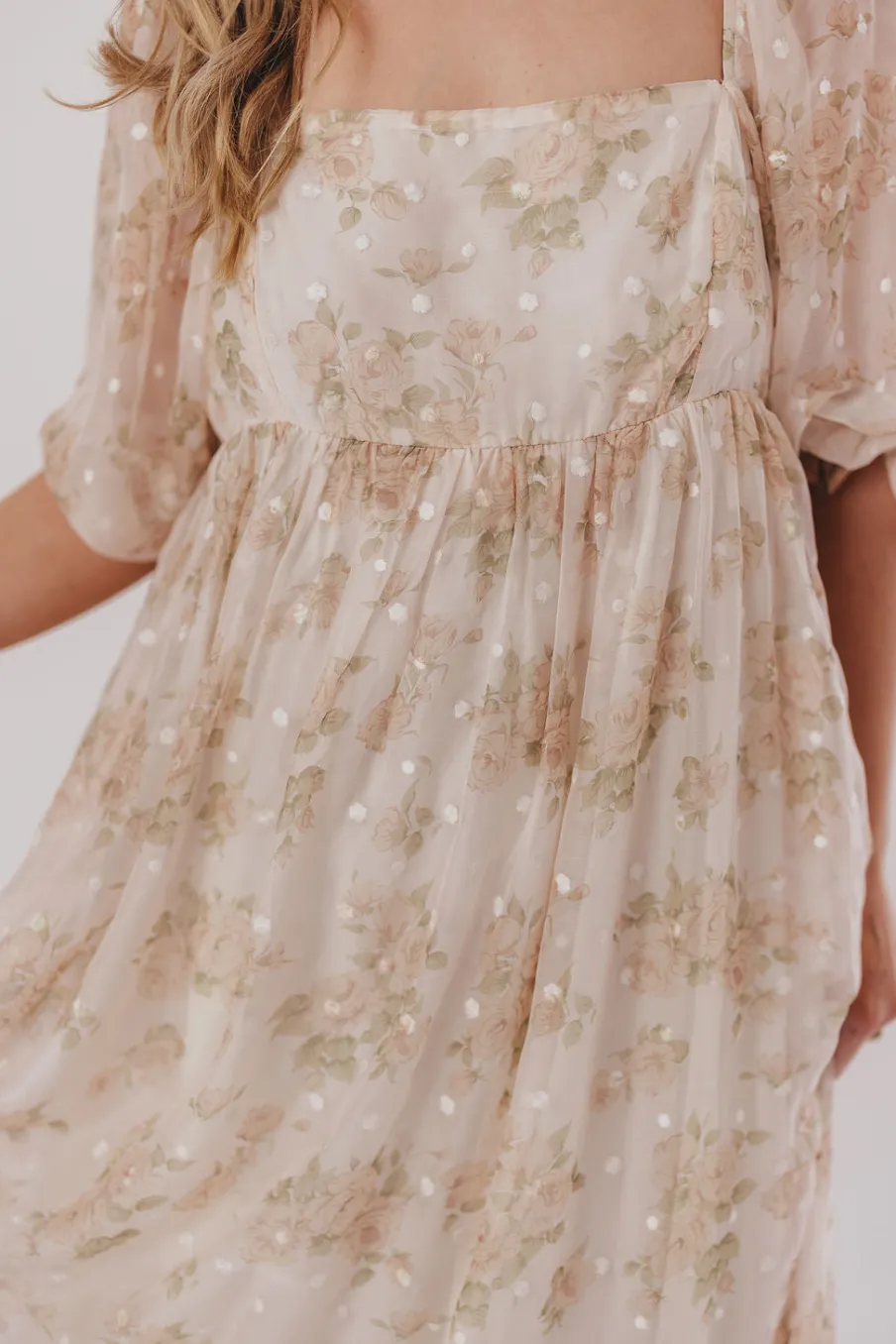 Fashion Worth Collective Mona Maxi Dress with Smocking in Cream Floral - Bump Friendly & Inclus