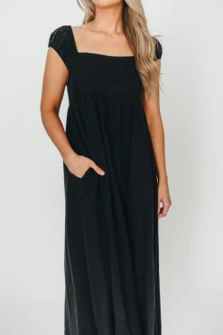 Outlet Worth Collective Novella Maxi Dress in Black - 100% Linen & Bump Friendly