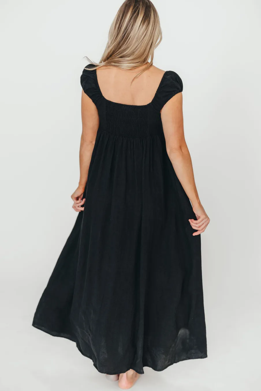 Outlet Worth Collective Novella Maxi Dress in Black - 100% Linen & Bump Friendly
