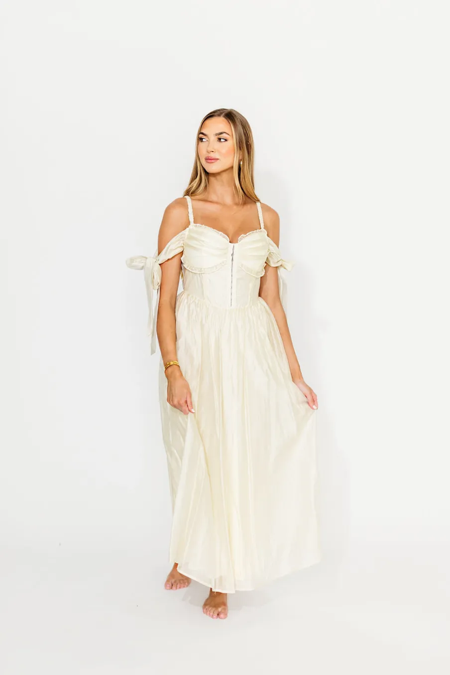Best Worth Collective Paulina Sleeveless Sweetheart Midi Dress in Ecru