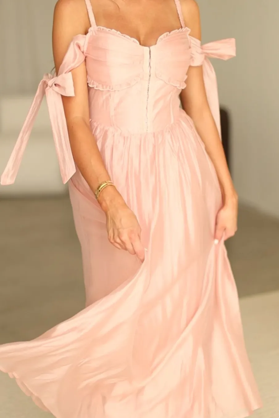 Hot Worth Collective Paulina Sleeveless Sweetheart Midi Dress in Vintage Rose