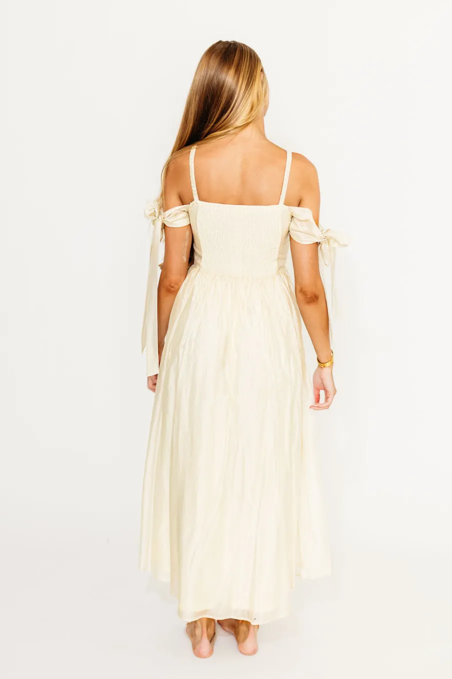 Best Worth Collective Paulina Sleeveless Sweetheart Midi Dress in Ecru