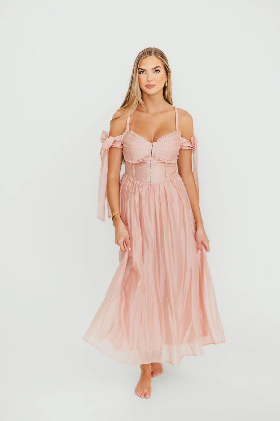 Hot Worth Collective Paulina Sleeveless Sweetheart Midi Dress in Vintage Rose