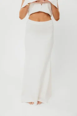 Best Worth Collective Premium Lauri Sleeveless Button Down Top and Maxi Skirt Set in Off Whi