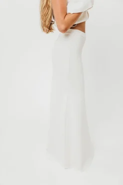Best Worth Collective Premium Lauri Sleeveless Button Down Top and Maxi Skirt Set in Off Whi