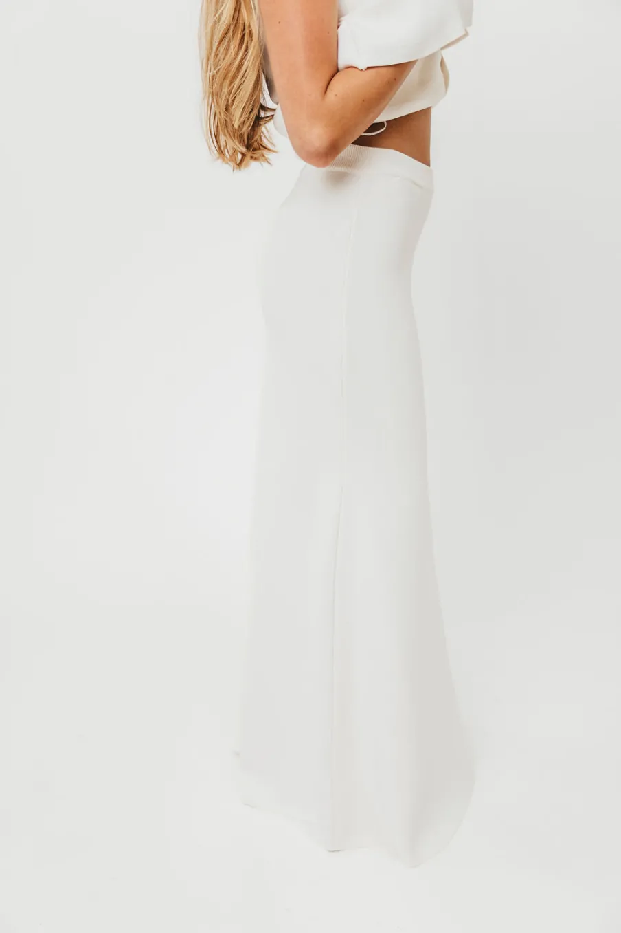Best Worth Collective Premium Lauri Sleeveless Button Down Top and Maxi Skirt Set in Off Whi