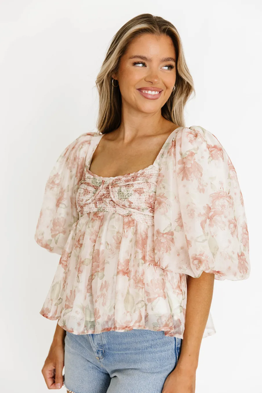 Outlet Worth Collective Saint Malo Floral Smocked Top in Peach