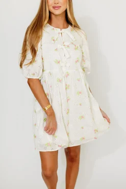 Discount Worth Collective Saylor Floral Dress in White Pink
