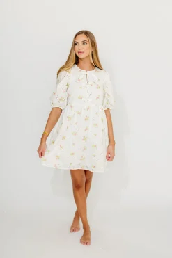 Discount Worth Collective Saylor Floral Dress in White Pink