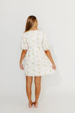 Discount Worth Collective Saylor Floral Dress in White Pink