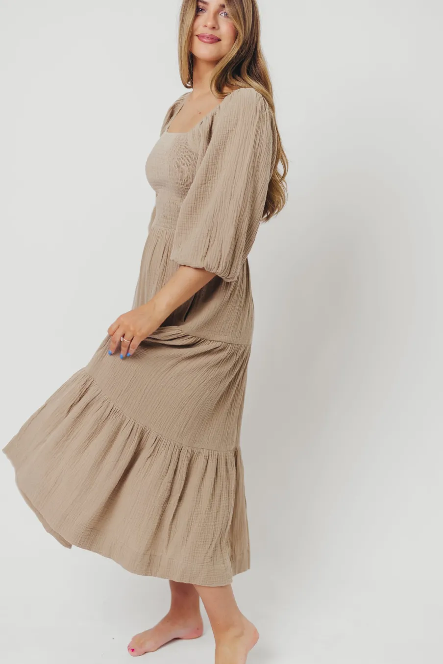 Best Worth Collective Taylor Cotton Smocked Midi Dress with Tiered Skirt in Pumice - Inclusi
