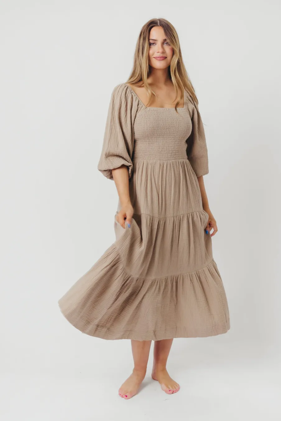 Best Worth Collective Taylor Cotton Smocked Midi Dress with Tiered Skirt in Pumice - Inclusi