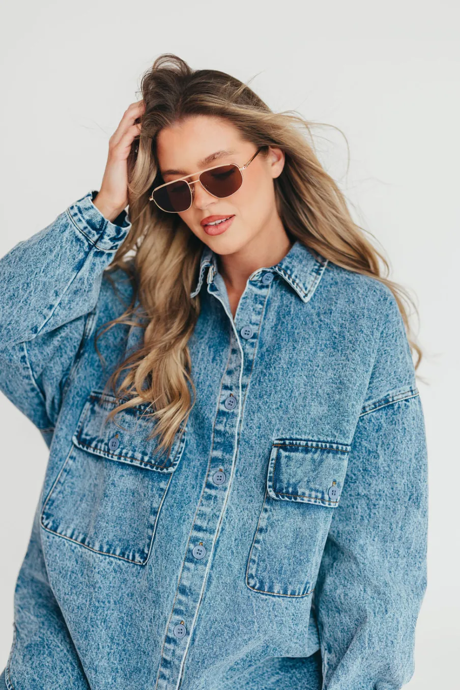 Hot Worth Collective The Halle Sunglasses in Gold-Brown