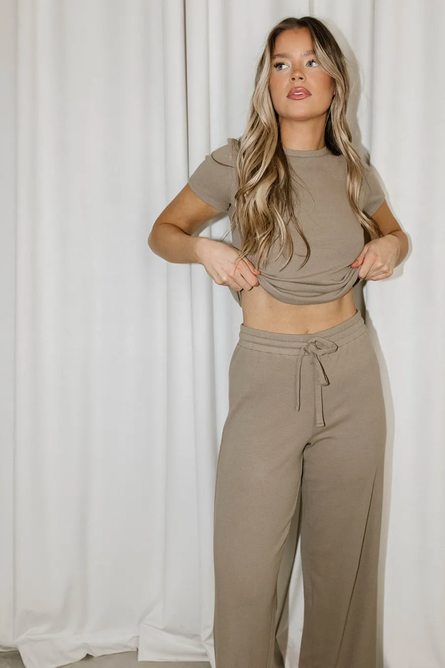 Fashion Worth Collective The Muse Knit Ribbed Short Sleeve Top & Pants Set in Mocha