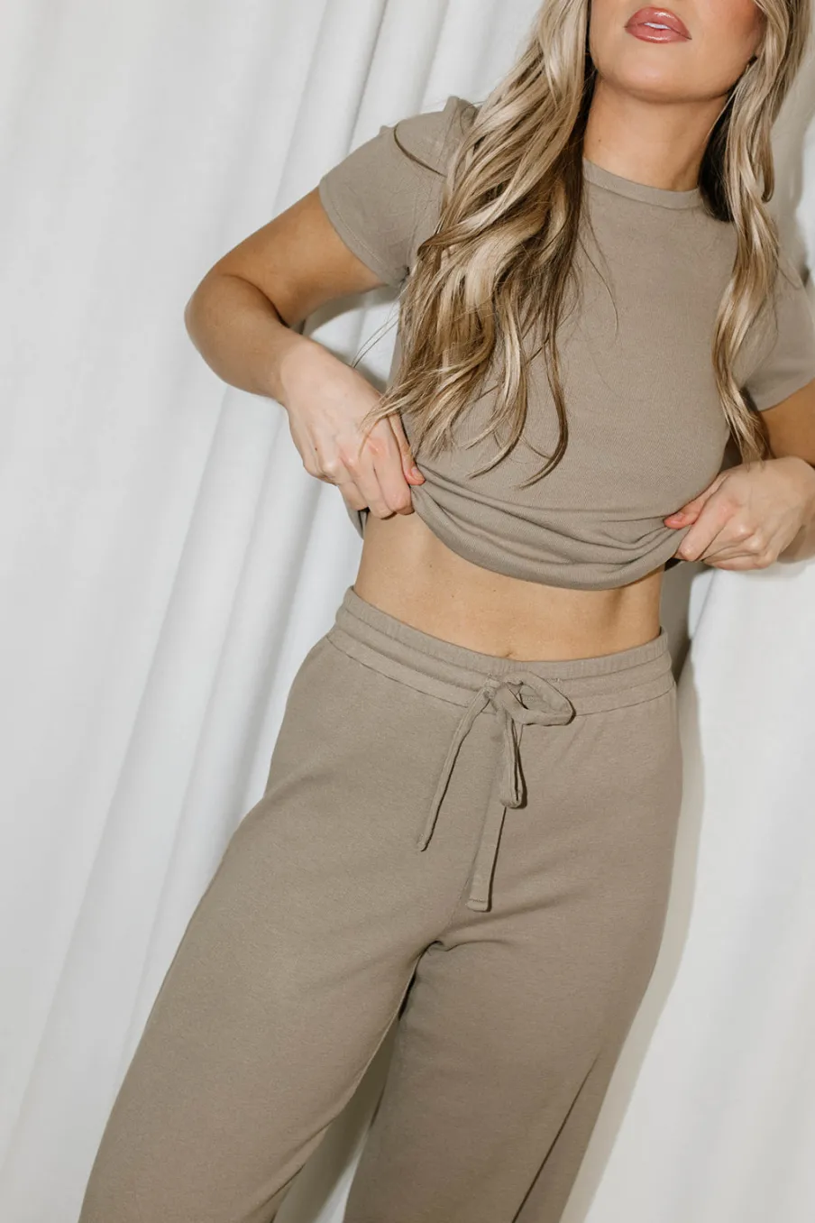 Fashion Worth Collective The Muse Knit Ribbed Short Sleeve Top & Pants Set in Mocha